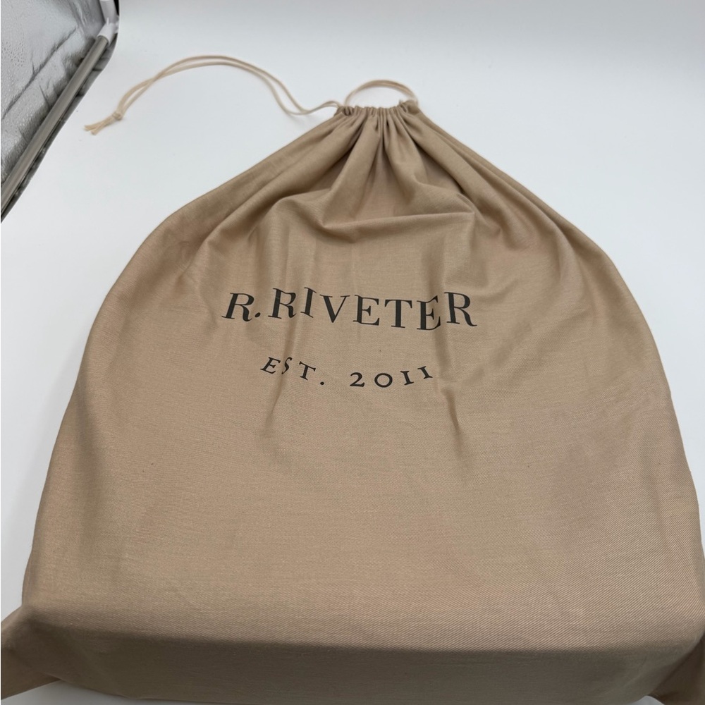 R.Riveter ELEANOR TOTE Chocolate Leather - Picture 10 of 10